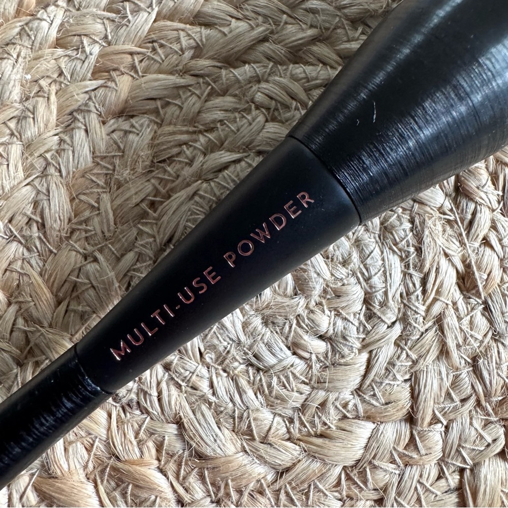 Lawless Multi-Use Powder Brush - Picture 4 of 9